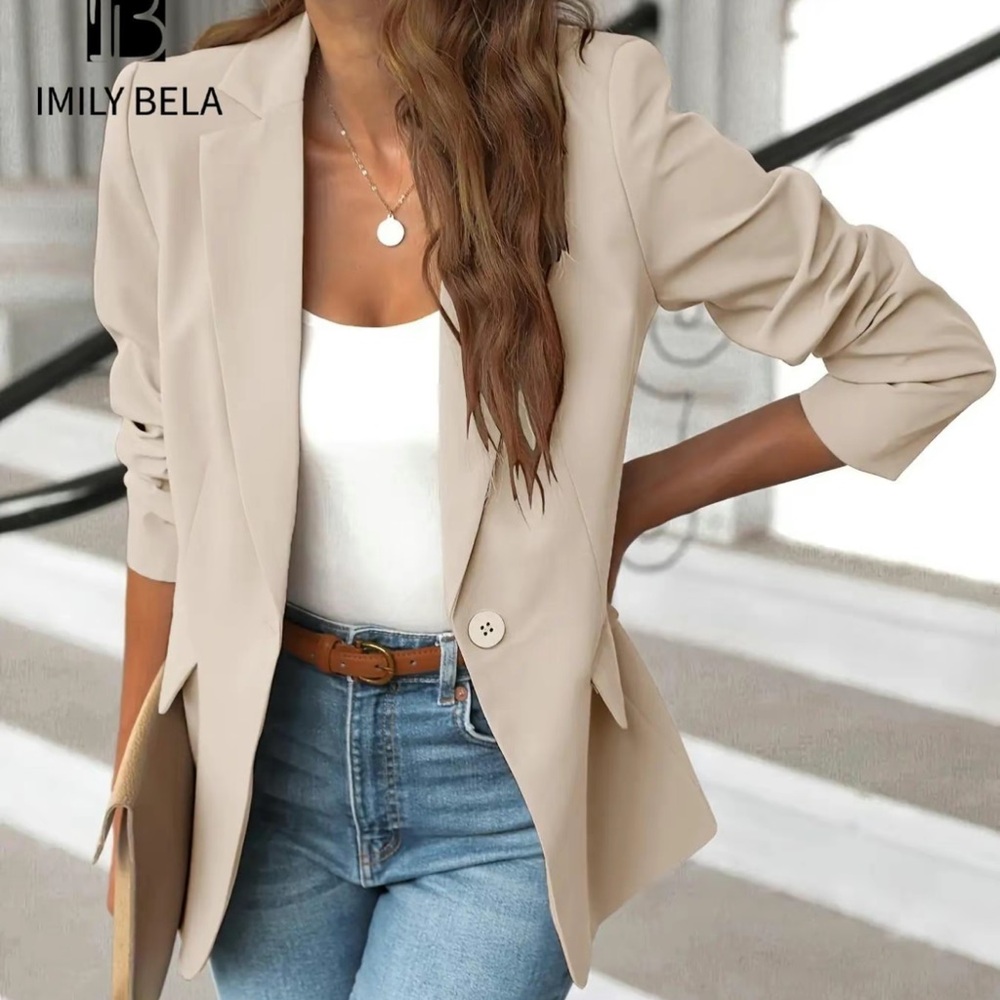 Elegant Women's Beige Blazer